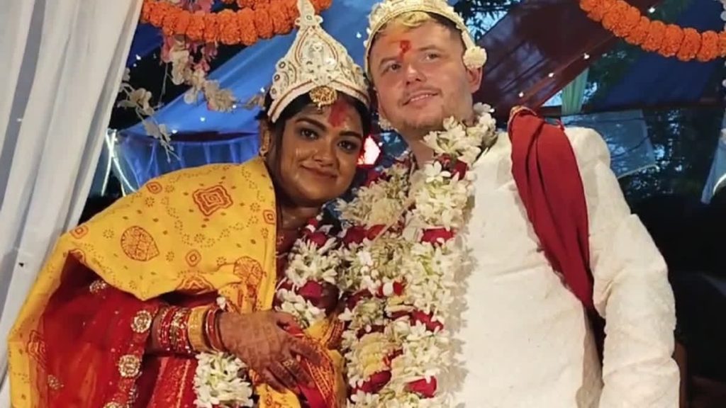 ବିଲାତ ଯୁବକଙ୍କ ହାତ ଧରିଲେ ବାଲେଶ୍ଵର ଯୁବତୀ