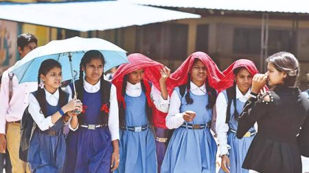 ହିଟ୍ ୱେଭ ମୁକାବିଲା ପାଇଁ ପ୍ରସ୍ତୁତ ରହିବାକୁ ସତର୍କତା ଜାରି କଲା – ଗଣଶିକ୍ଷା ବିଭାଗର