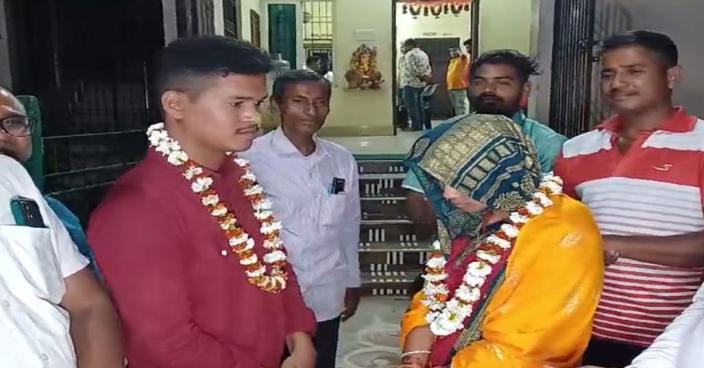 ଥାନାରେ ବିବାହ କଲେ ପ୍ରେମୀଯୁଗଳ