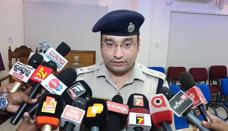 ପେଟ୍ରୋଲ ପମ୍ପ ଲୁଟ ବେଳେ ୪ ଗିରଫ