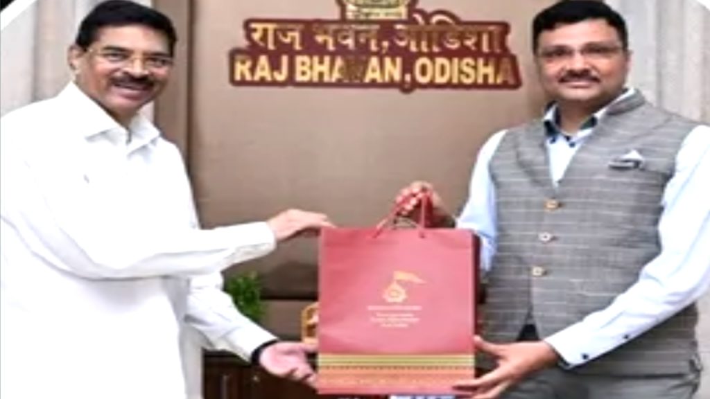 ମହାପ୍ରଭୁଙ୍କ ବିଶ୍ବ ପ୍ରସିଦ୍ଧ ରଥଯାତ୍ରା ପାଇଁ ରାଜ୍ୟପାଳଙ୍କୁ ନିମନ୍ତ୍ରଣ କଲେ ଶ୍ରୀମନ୍ଦିର ମୁଖ୍ୟ ପ୍ରଶାସକ