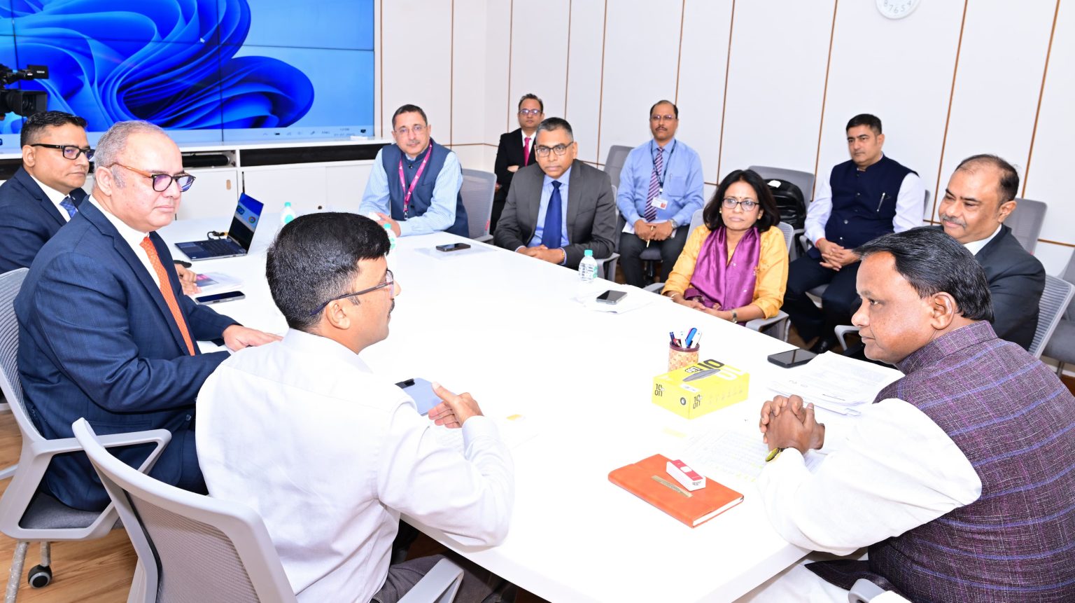 Icici-Axis-HDFC ବ୍ୟାଙ୍କ ମାନଙ୍କୁ ଜନକଲ୍ୟାଣ ଯୋଜନାରେ ଅଧିକ ୠଣ ଦେବାକୁ ମୁଖ୍ୟମନ୍ତ୍ରୀଙ୍କ ପରାମର୍ଶ