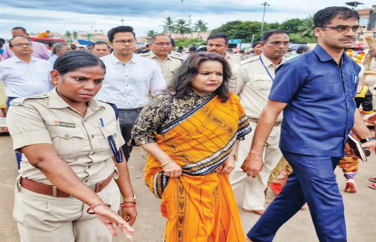 ଉନ୍ନୟନ କମିଶନର ଅନୁ ଗର୍ଗ ପୁରୀ ଗସ୍ତରେ ଆସି ଘଟଣାସ୍ଥଳ ପରିଦର୍ଶନ କରିଛନ୍ତି।