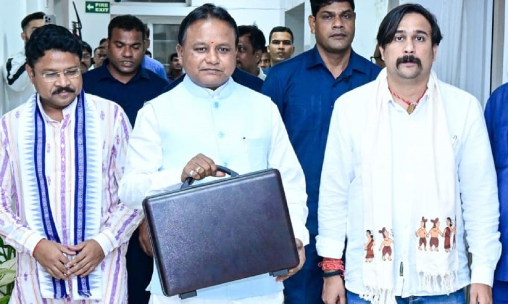 ଆଜି ଆସିବ ଓଡ଼ିଶା ବଜେଟ୍ ୨୦୨୬ ।ଆୟ ବ୍ୟୟର ହିସାବ ପେଡ଼ି ଖୋଲିବେ ମୁଖ୍ୟମନ୍ତ୍ରୀ