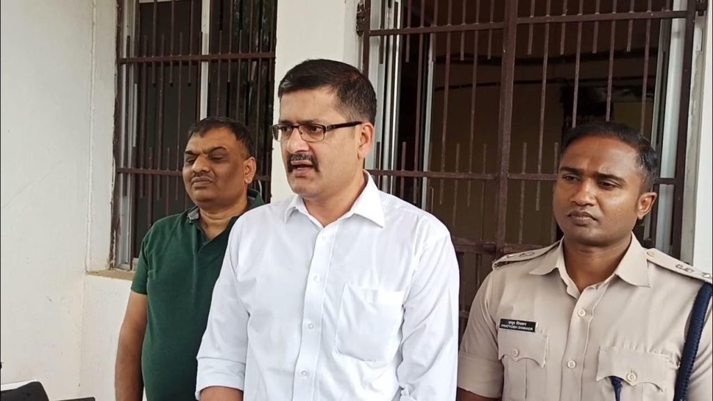 ଆମ ବସରେ ବୁଲି ସ୍ଥିତି ଦେଖିଲେ କମିଶନର