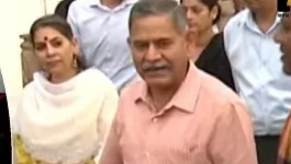 ଶ୍ରୀଜିଉଙ୍କ ଦର୍ଶନ କଲେ ସ୍ଥଳସେନା ମୁଖ୍ୟ ଉପେନ୍ଦ୍ର ଦ୍ବିବେଦୀ