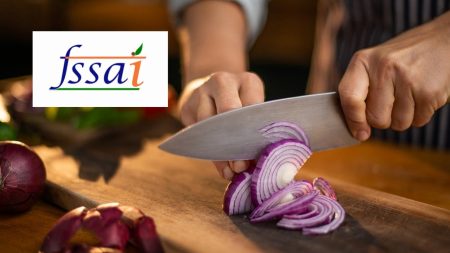 FSSAI ର ବଡ଼ ଖୁଲାସା,ରେଷ୍ଟୁରାଣ୍ଟରେ ରୋଷେଇରେ ବ୍ୟବହାର ହେଉଛି କଳଙ୍କି ଲାଗିଥିବା ଛୁରୀ