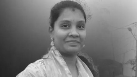 ସେଲ୍ଫି ନେବା ବେଳେ ନଦୀରେ ଖସି ପଡିଲେ ମହିଳାଏ ପର୍ଯ୍ୟନ୍ତ ନିଖୋଜ
