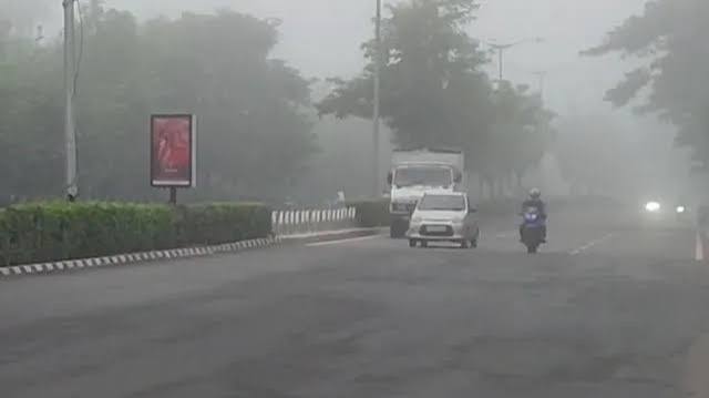ଭୁବନେଶ୍ୱରରେ ଶୀତ ଋତୁର ପ୍ରଥମ ଘନ କୁହୁଡ଼ି